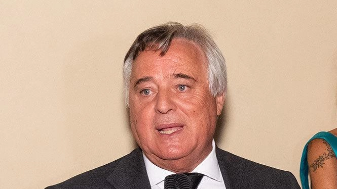 Lo logistica s’impara a scuola Un indirizzo al super "Buzzi" Lo logistica s’impara a scuola Un indirizzo al super "Buzzi"