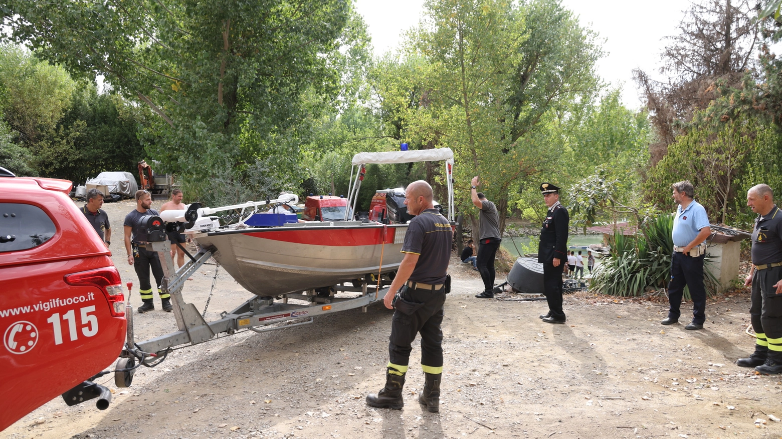 In corso le ricerche del 43enne scomparso nel lago Borgioli