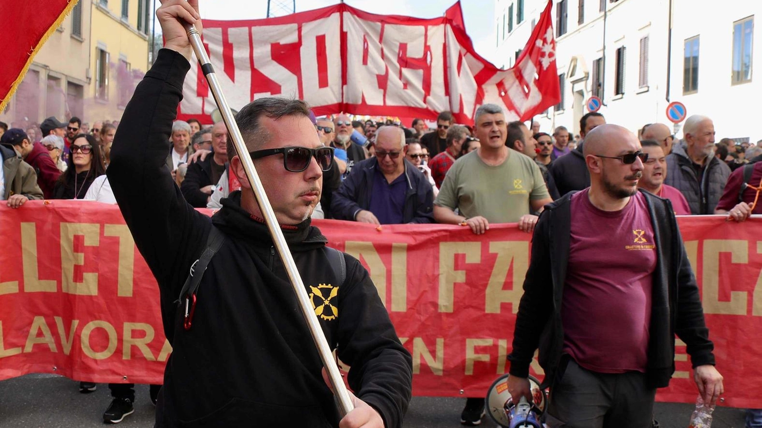 Ex Gkn, appello al governo: "L’azienda riapre i licenziamenti" Ex Gkn, appello al governo: "L’azienda riapre i licenziamenti"