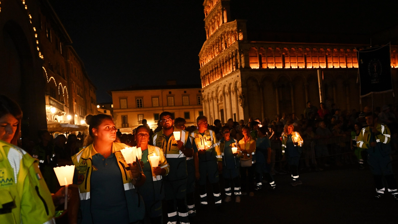 Un momento delle celebrazioni a Lucca (Foto Alcide) Un momento delle celebrazioni a Lucca (Foto Alcide)