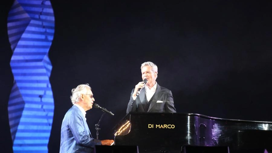 Bocelli e Baglioni sul palco di Lajatico (Foto Bongianni / Germogli)