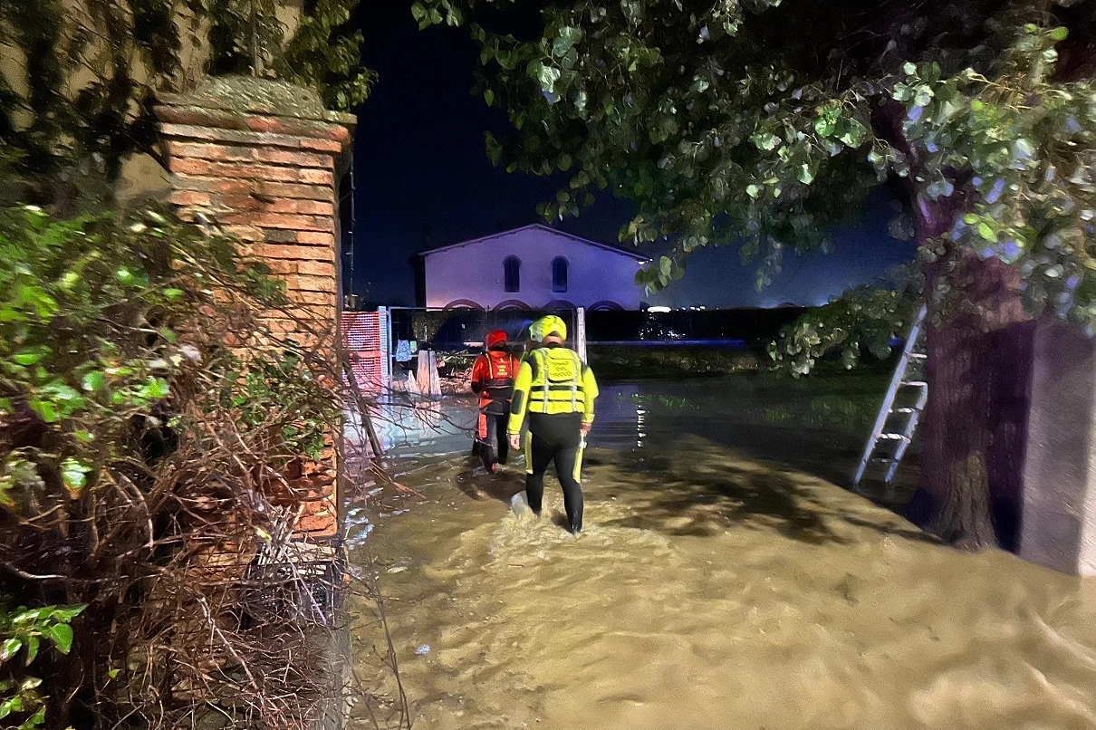 Intervento della Protezione civile durante l'alluvione