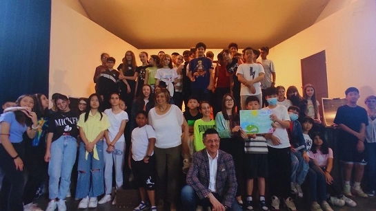 Le classi medie della scuola Ivana Marocci, vincitrici del progetto per l'area pratese Le classi medie della scuola Ivana Marocci, vincitrici del progetto per l'area pratese