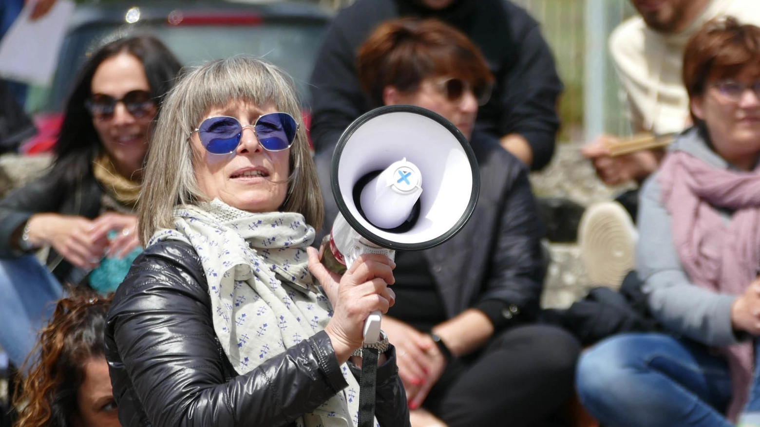 L’appello di operai e sindacati: "La fabbrica non deve fermarsi". Chiesto un incontro al ministero L’appello di operai e sindacati: "La fabbrica non deve fermarsi". Chiesto un incontro al ministero