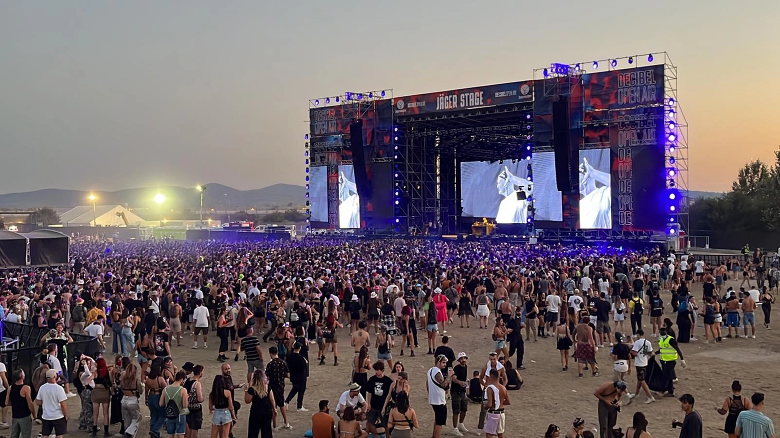 Droga, alto volume e malori  L’altra faccia della festa techno