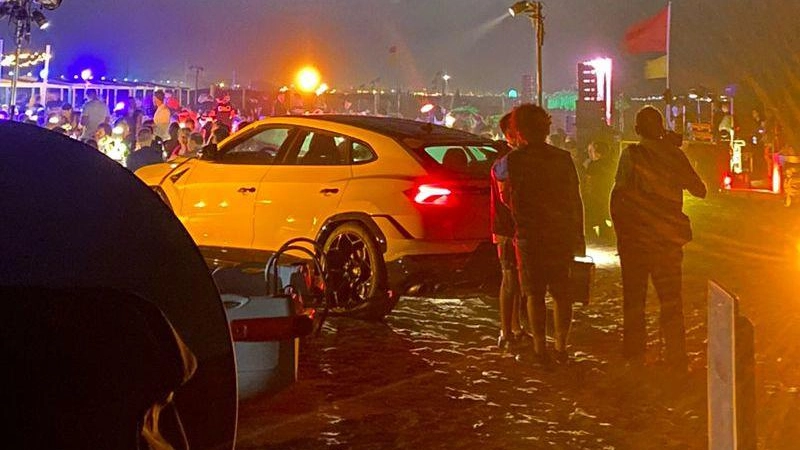 Feste in spiaggia, è lite "Ci sono sempre state" Feste in spiaggia, è lite "Ci sono sempre state"