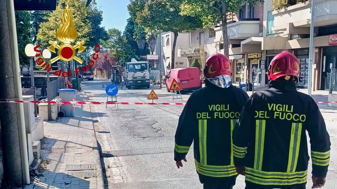 L'intervento dei vigili del fuoco L'intervento dei vigili del fuoco
