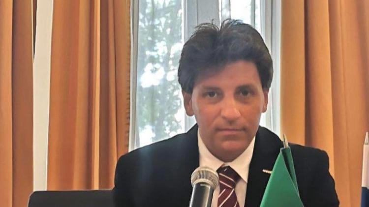 Il senatore Gianluca Ferrara
