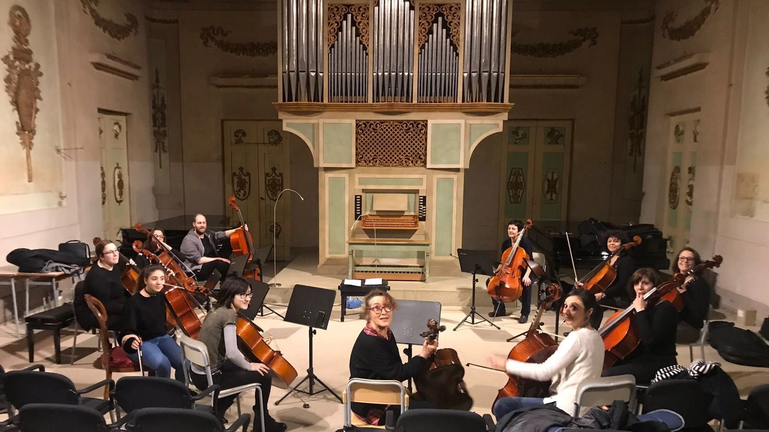 Il laboratorio orchestra di violoncelli