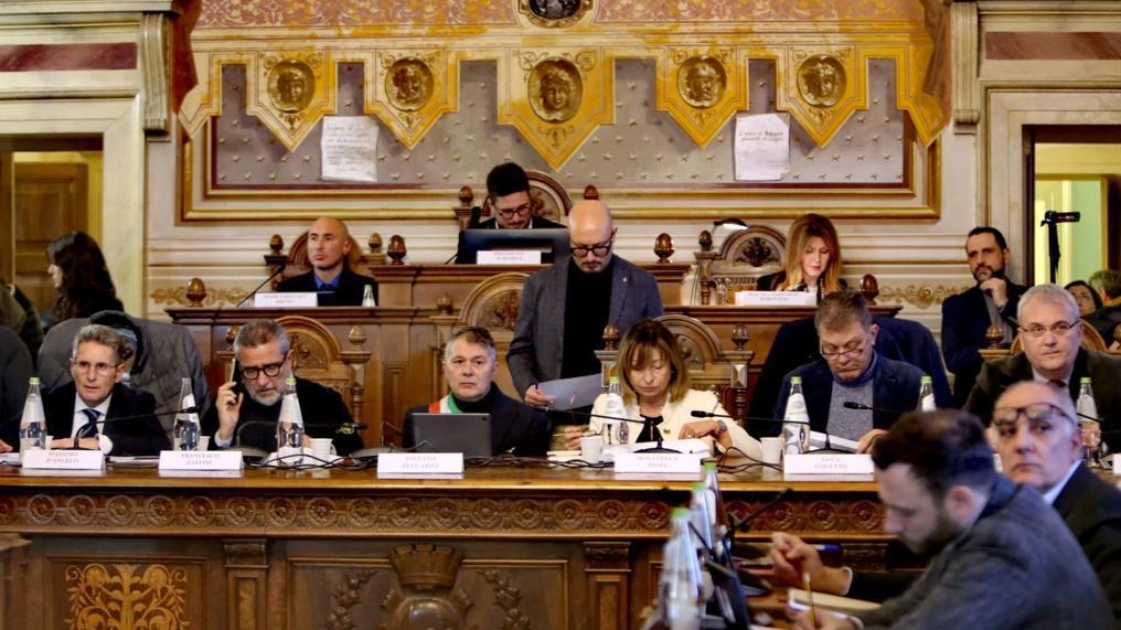 Sanità: polemiche infinite "Va bene la riorganizzazione ma la gente deve curarsi ora" Sanità: polemiche infinite "Va bene la riorganizzazione ma la gente deve curarsi ora"