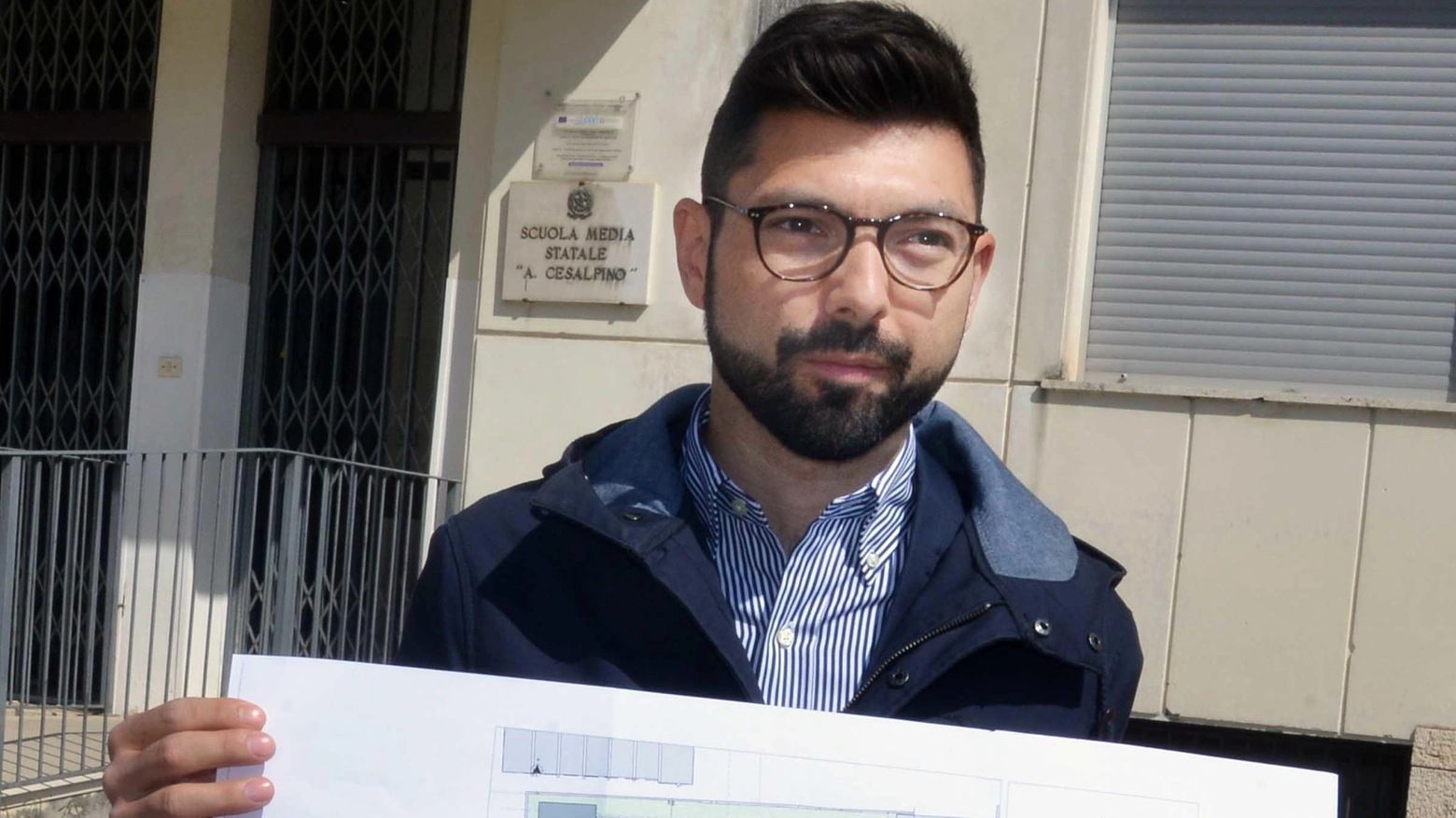 Poi avanti con le mura al Rossellino Via il semaforo alla Catona, c’è la ditta Poi avanti con le mura al Rossellino Via il semaforo alla Catona, c’è la ditta