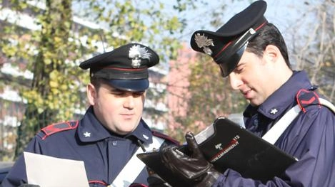 Ruba portafogli  in falsi incidenti  E’ già libero