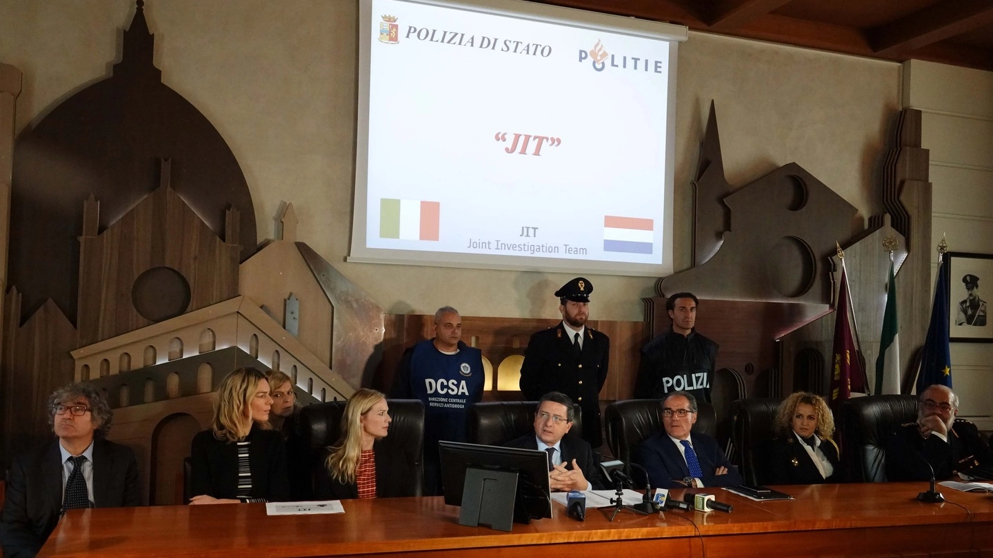 Questura di Firenze operazione antidroga congiunta Italia Olanda (Moggi/ New Press Photo) 
