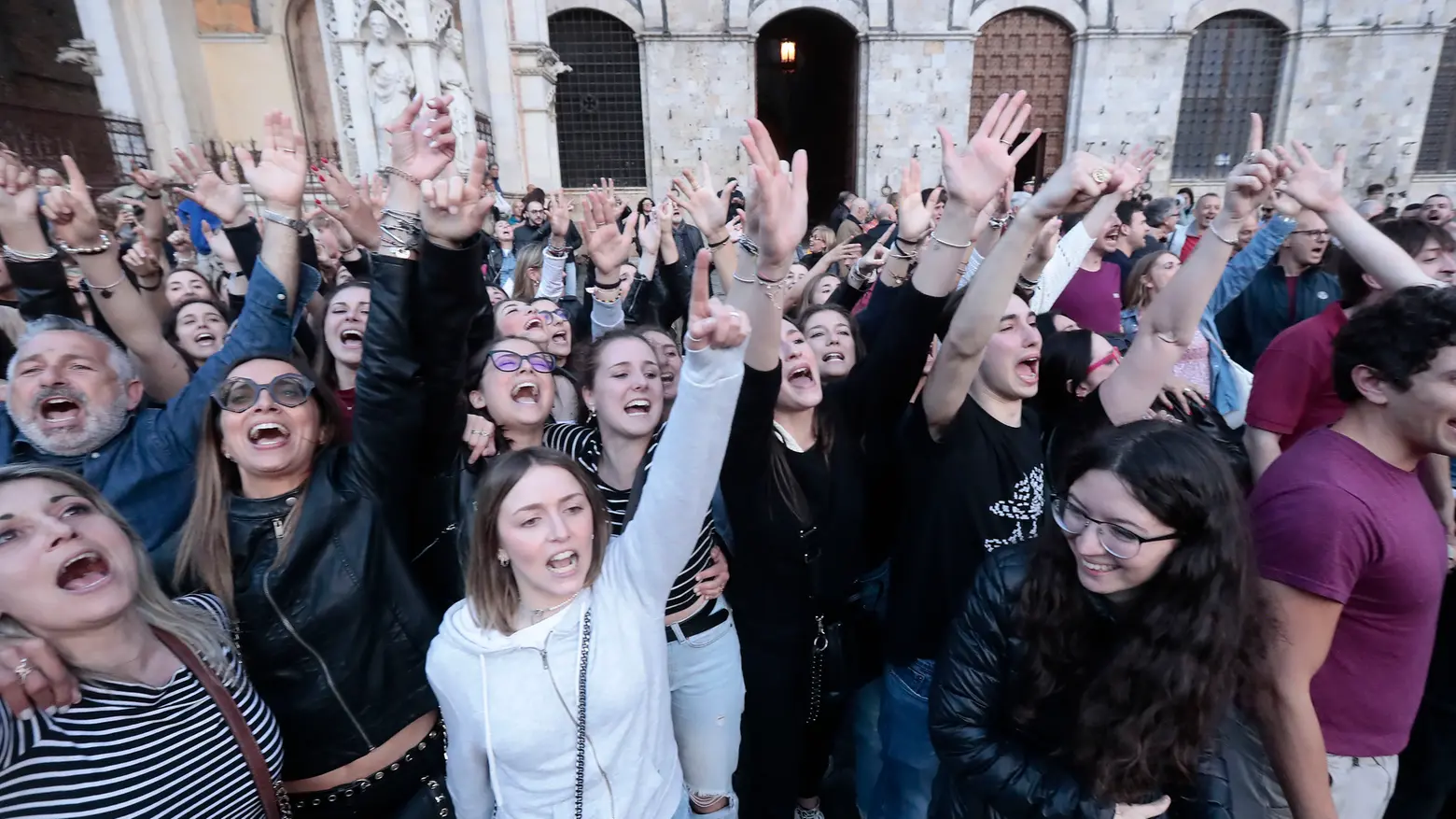 L'estrazione delle contrade (Foto Lazzeroni) L'estrazione delle contrade (Foto Lazzeroni)