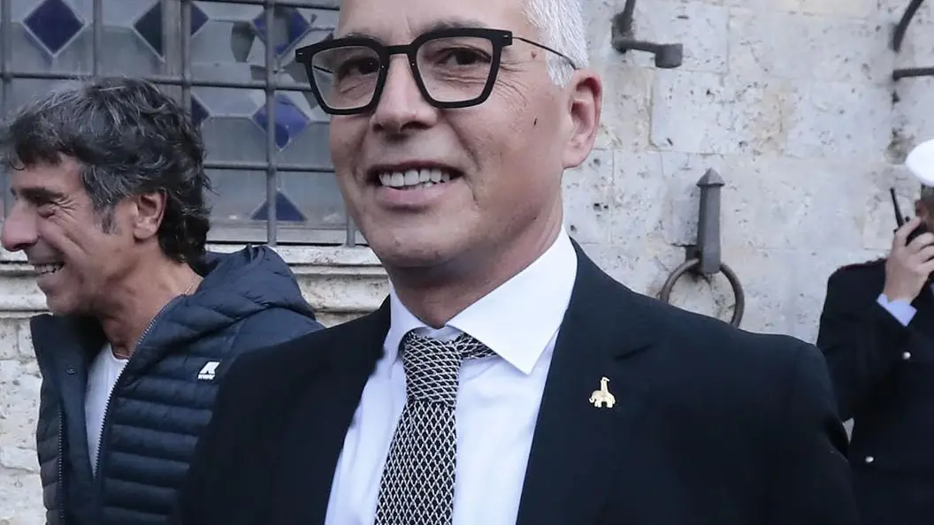 "Volevamo essere sul tufo Alla trifora bandiera speciale" "Volevamo essere sul tufo Alla trifora bandiera speciale"