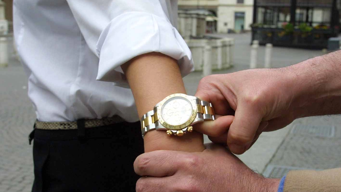 Avvocato rapinato del Rolex a Prato (foto repertorio) Avvocato rapinato del Rolex a Prato (foto repertorio)