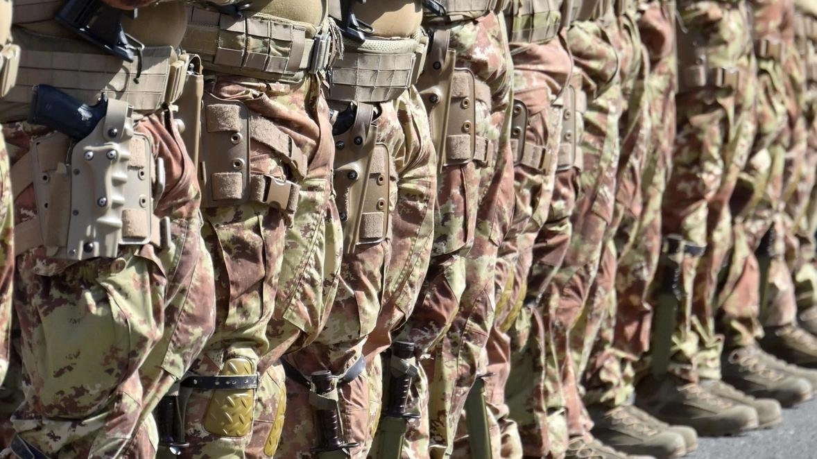 Insediamento militare. Di Maio: "Io coerente. Sono gli altri ad aver cambiato scelte e idee" Insediamento militare. Di Maio: "Io coerente. Sono gli altri ad aver cambiato scelte e idee"
