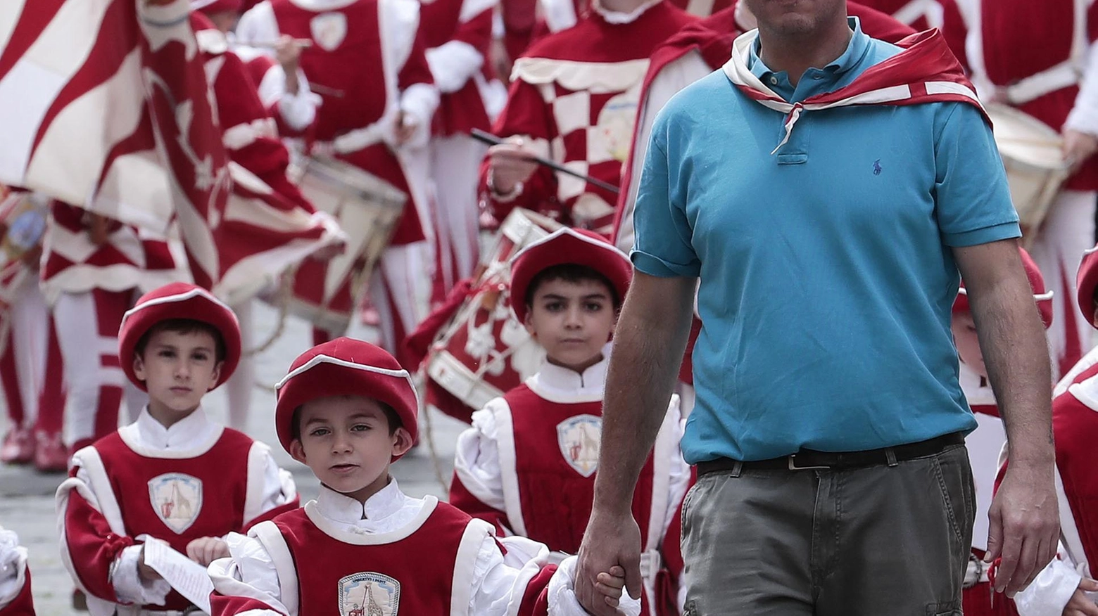 Giraffa, cittini in prima fila Domani l’estemporanea "Luciano Cafarelli" Poi bambini sul palco Giraffa, cittini in prima fila Domani l’estemporanea "Luciano Cafarelli" Poi bambini sul palco