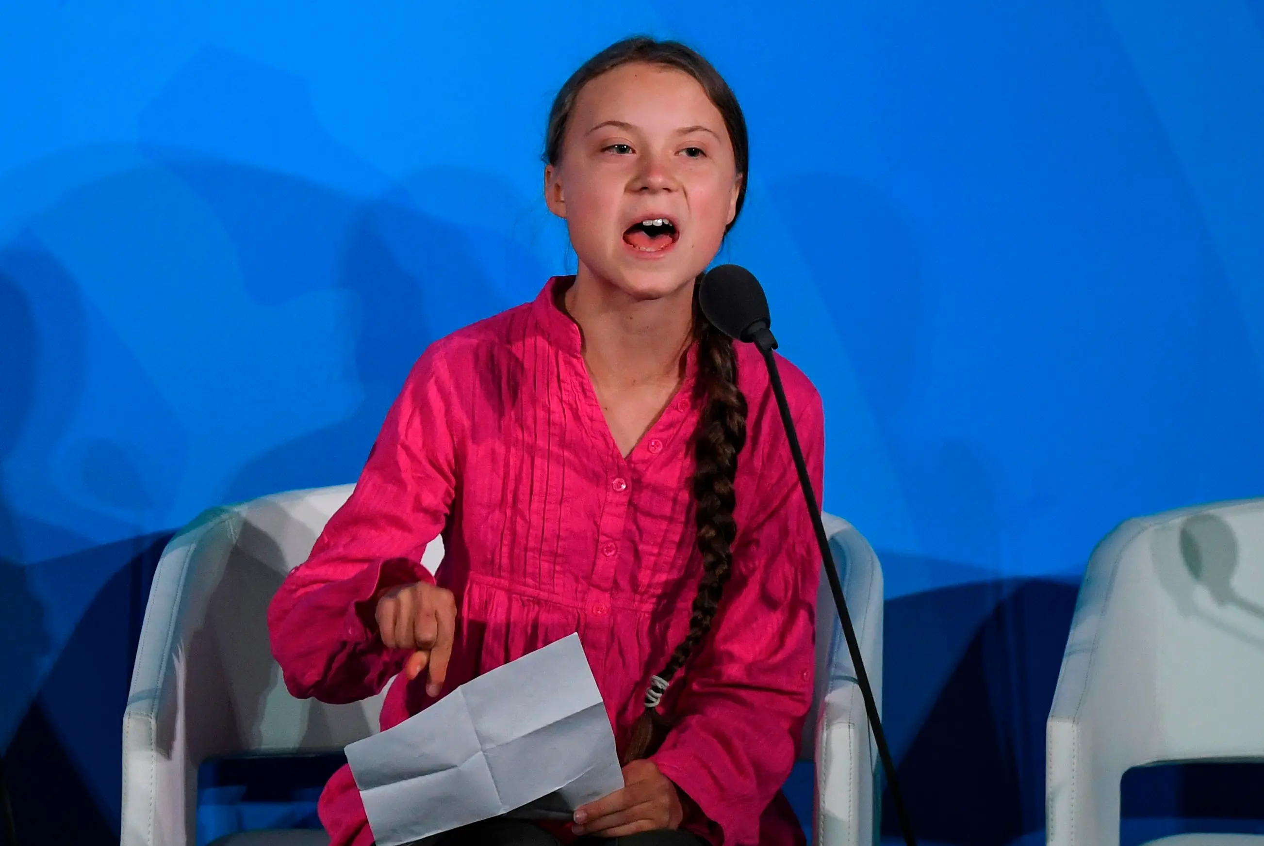 "Marinare la scuola" per Greta. E' giustificato o no? / VOTA IL NOSTRO SONDAGGIO