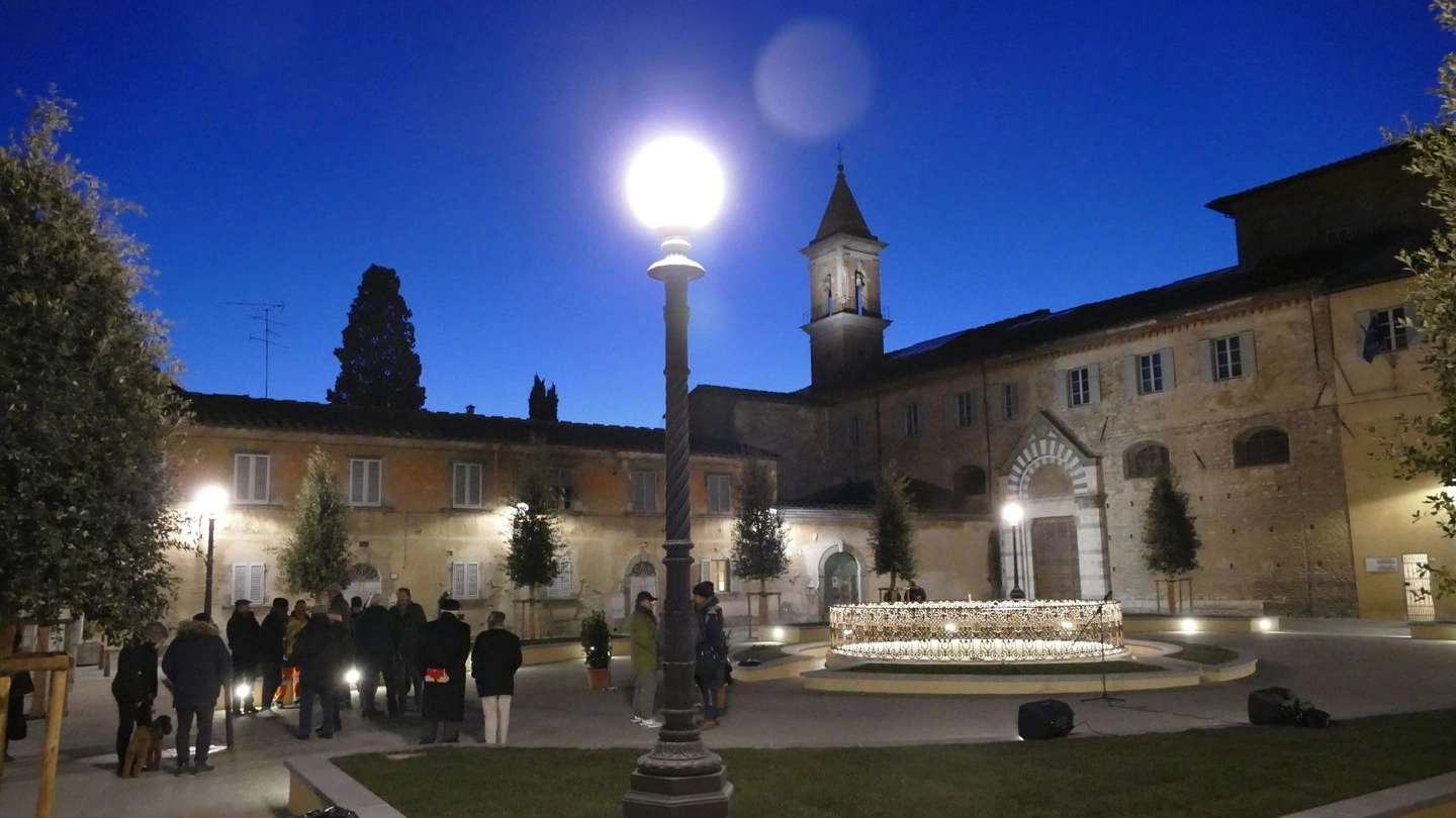 L'inaugurazione di piazza Cardinale Niccolò (foto Attalmi)