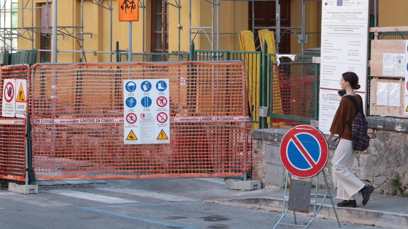 Altro rinvio per la ’Simone Martini’. Nuova variazione per i lavori. Slitta il rientro previsto a Natale Altro rinvio per la ’Simone Martini’. Nuova variazione per i lavori. Slitta il rientro previsto a Natale