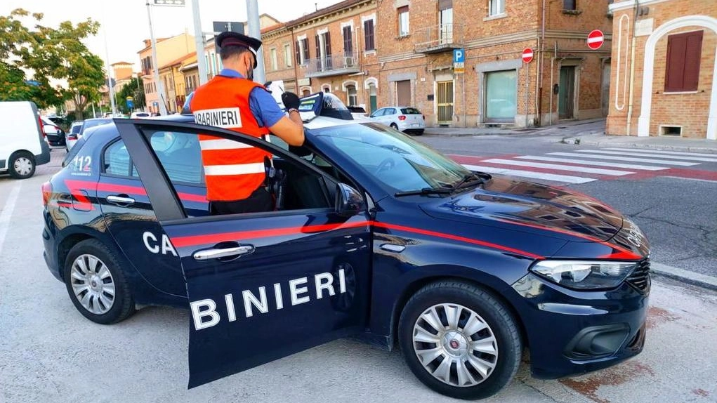 Il religioso, impaurito e imbarazzato, si era rivolto ai carabinieri denunciando il tentativo di ricatto