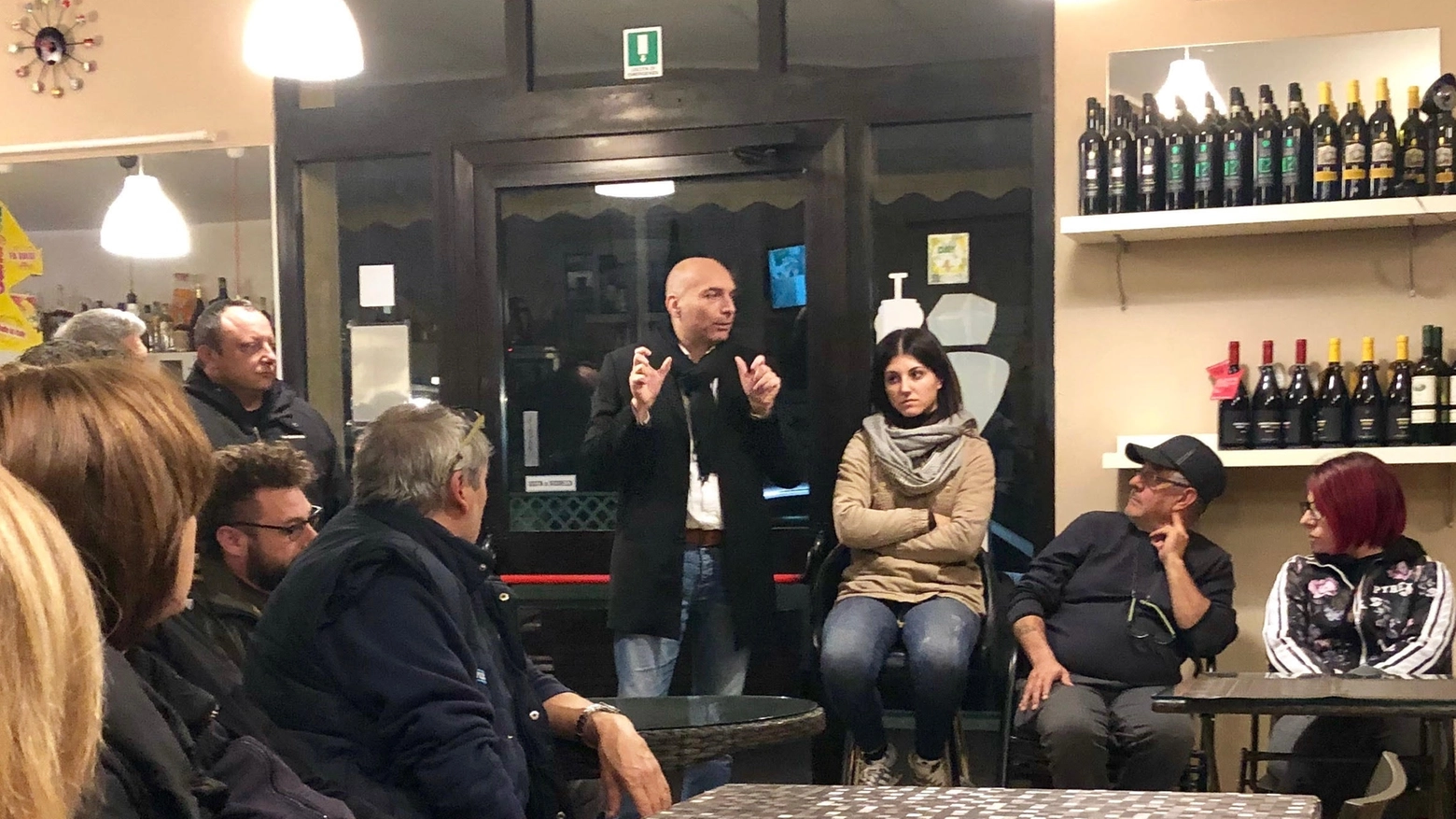 Il sindaco Toti alla prima riunione dell'associazione "Noi di viale Italia"