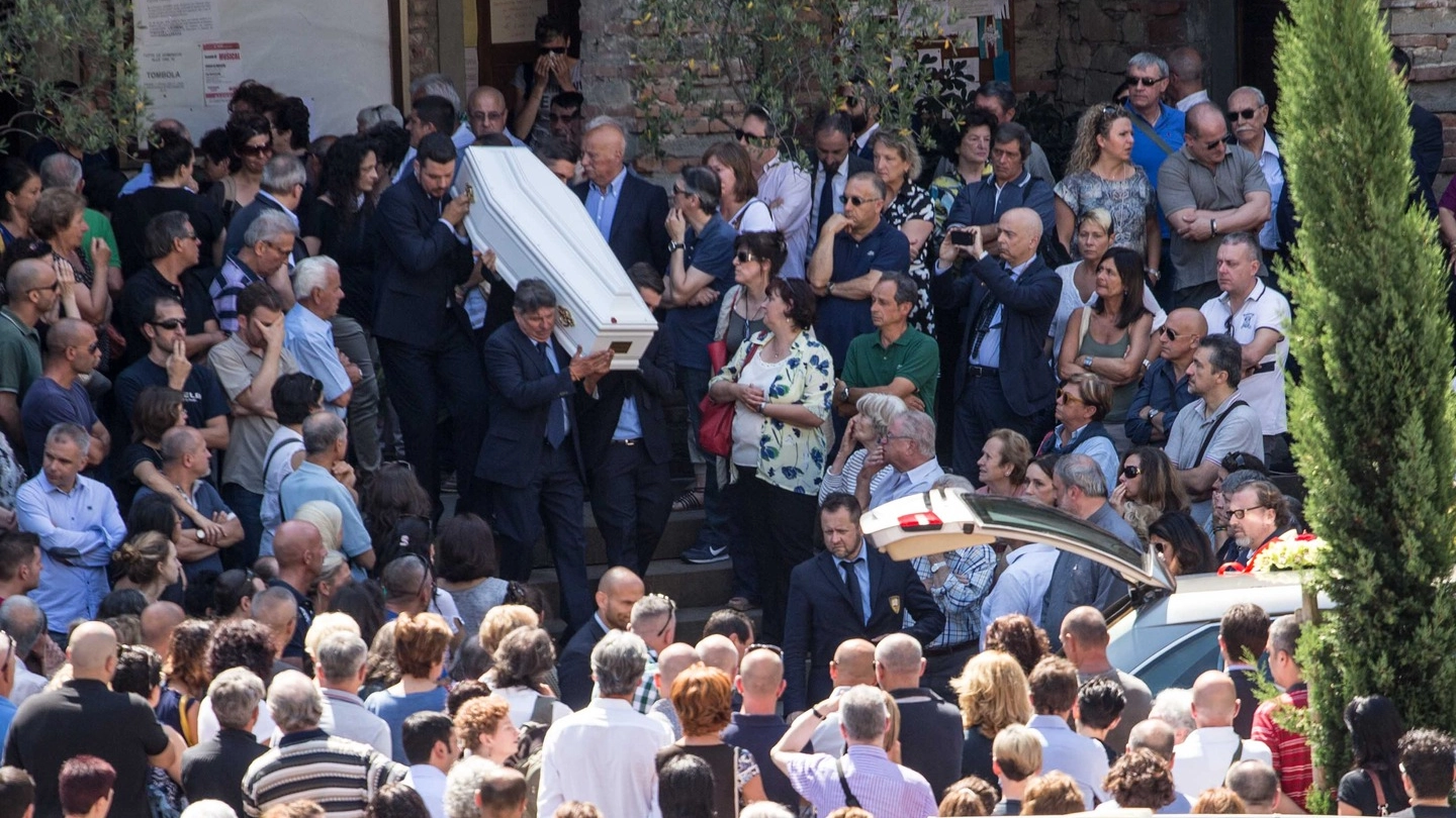 I funerali di Donatella Mugnaini e della piccola Alice morte per il crollo di un albero