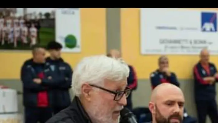Il calcio piange Lucarelli Domani alle 16 i funerali Il calcio piange Lucarelli Domani alle 16 i funerali