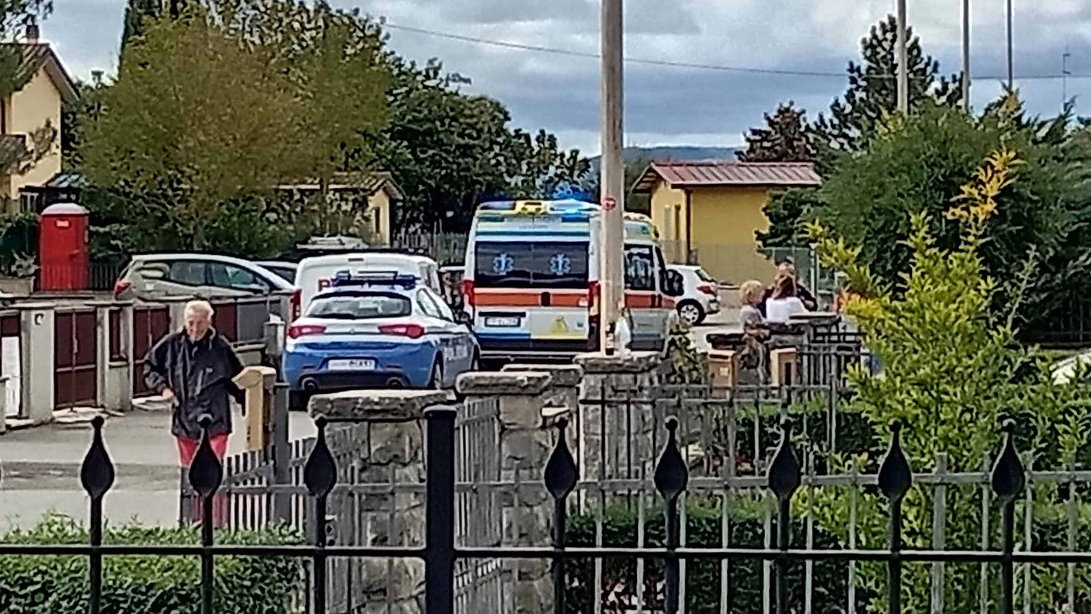 L'intervento di un'ambulanza e della polizia a Patrignano (Foto Falsetti)