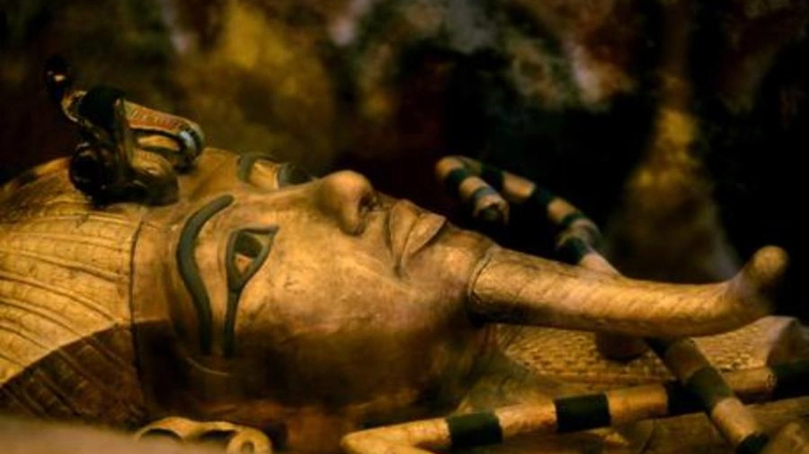 La maschera mortuaria di Tutankhamon