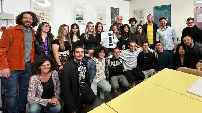 Marconi e Linea Gotica Giovani grafici crescono Marconi e Linea Gotica Giovani grafici crescono