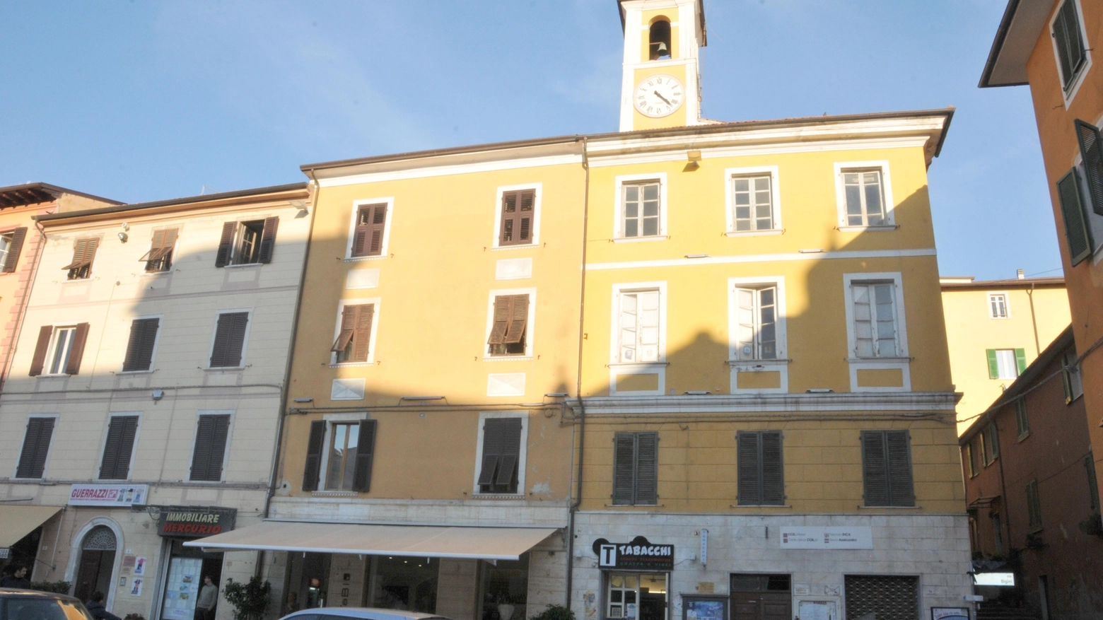 Palazzo Nizza in piazza Mercurio