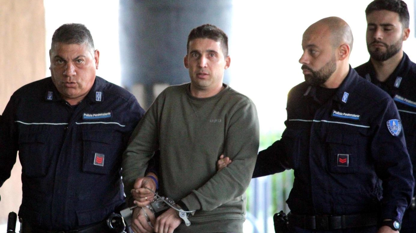 Doppio delitto, Bedini in aula  L’auto con il fanale rotto  tassello chiave dell’indagine