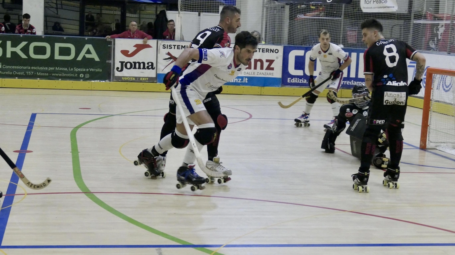 Hockey Si gioca a porte chiuse per lavori al palazzetto. Possibilità di fuga