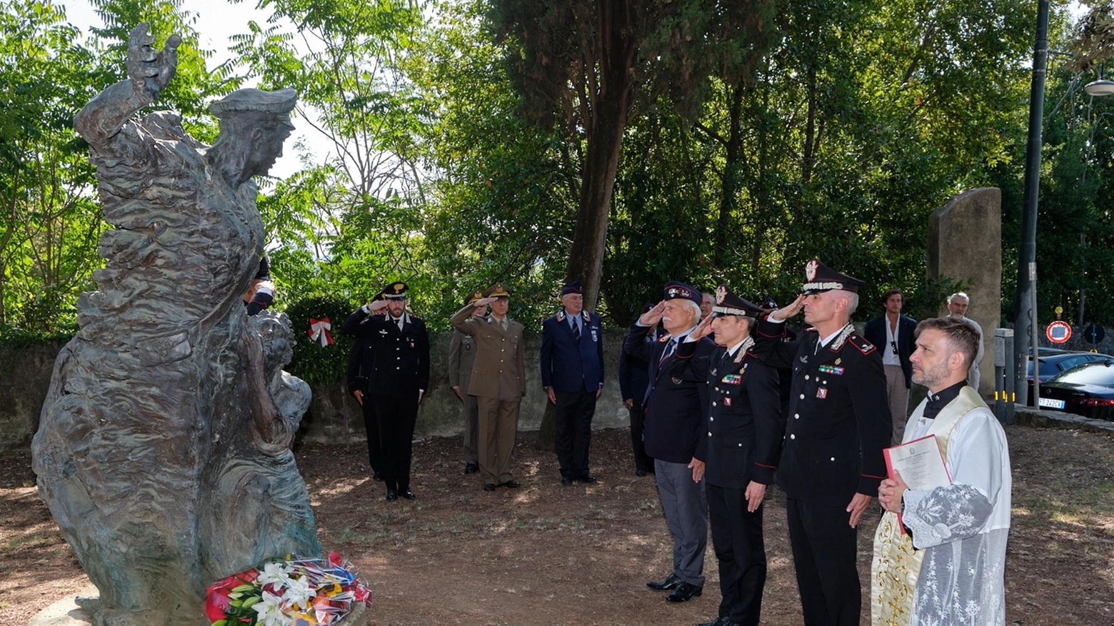 Il saluto militare all'eroe di Polidoro nella commemorazione di stamani