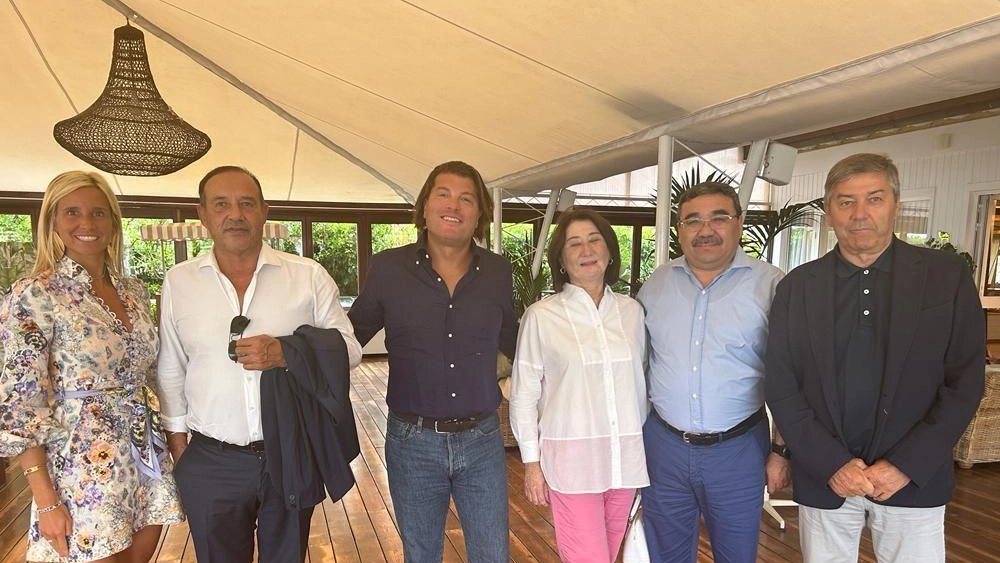 Dal Kazakistan al Forte dei Marmi: Esperienze di Intesa
Dal Kazakistan al Forte dei Marmi: Esperienze di Intesa