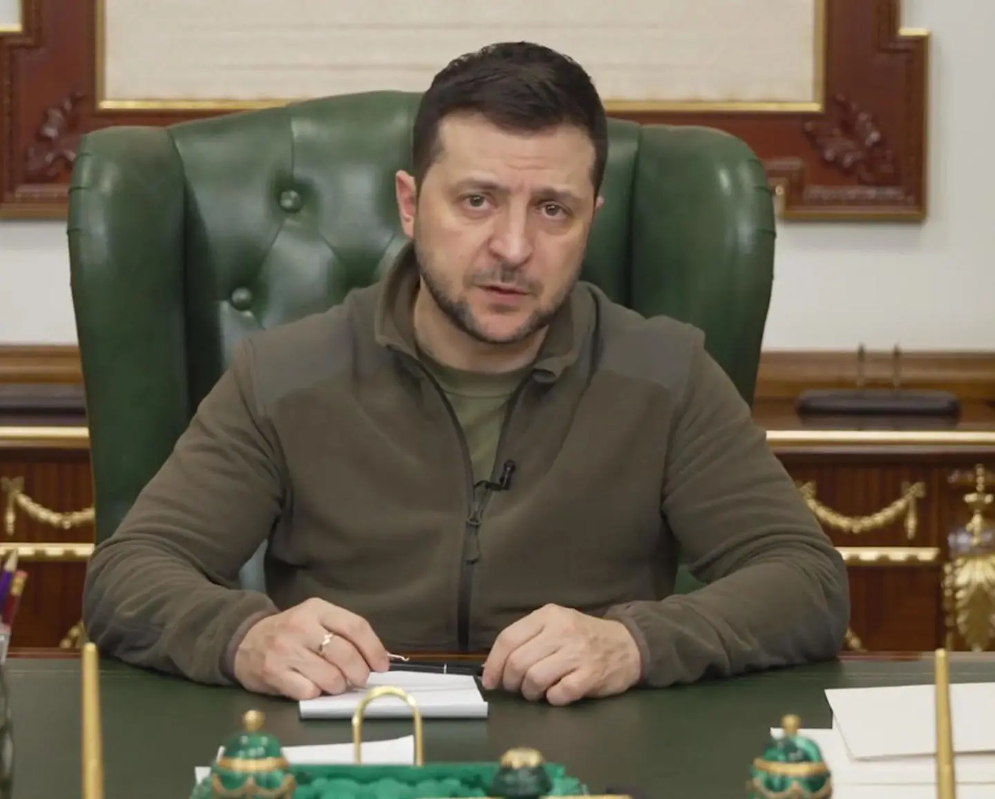 Zelensky domani parlerà al Parlamento italiano (ma qualcuno non sarà ad ascoltarlo)