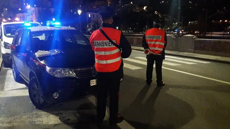 Marito e moglie fanno prostituire una donna, condannati a 12 e 5 anni