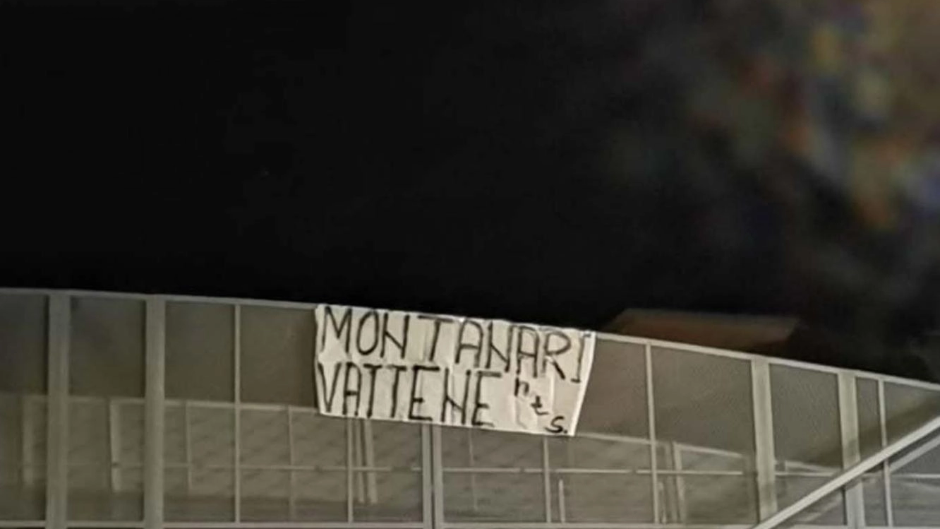 Il presidente è sempre nel mirino dei tifosi Attaccato striscione ‘Montanari vattene’ Il presidente è sempre nel mirino dei tifosi Attaccato striscione ‘Montanari vattene’