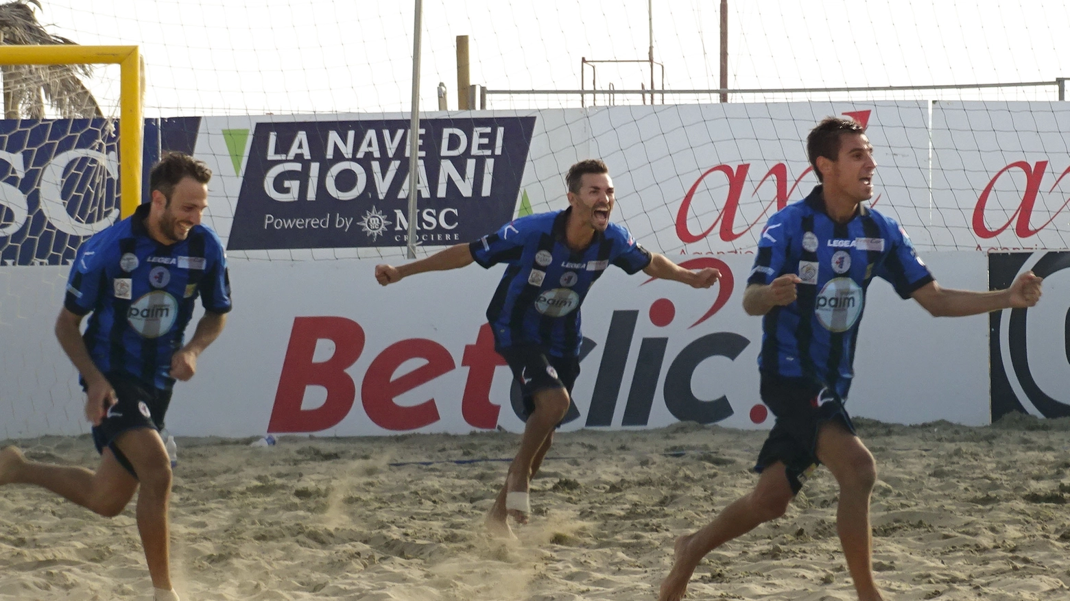 Al torneo di beach soccer si affrontano Pisa e Livorno