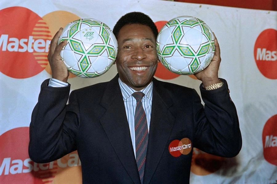 Pelé nel 1992 (Ansa)