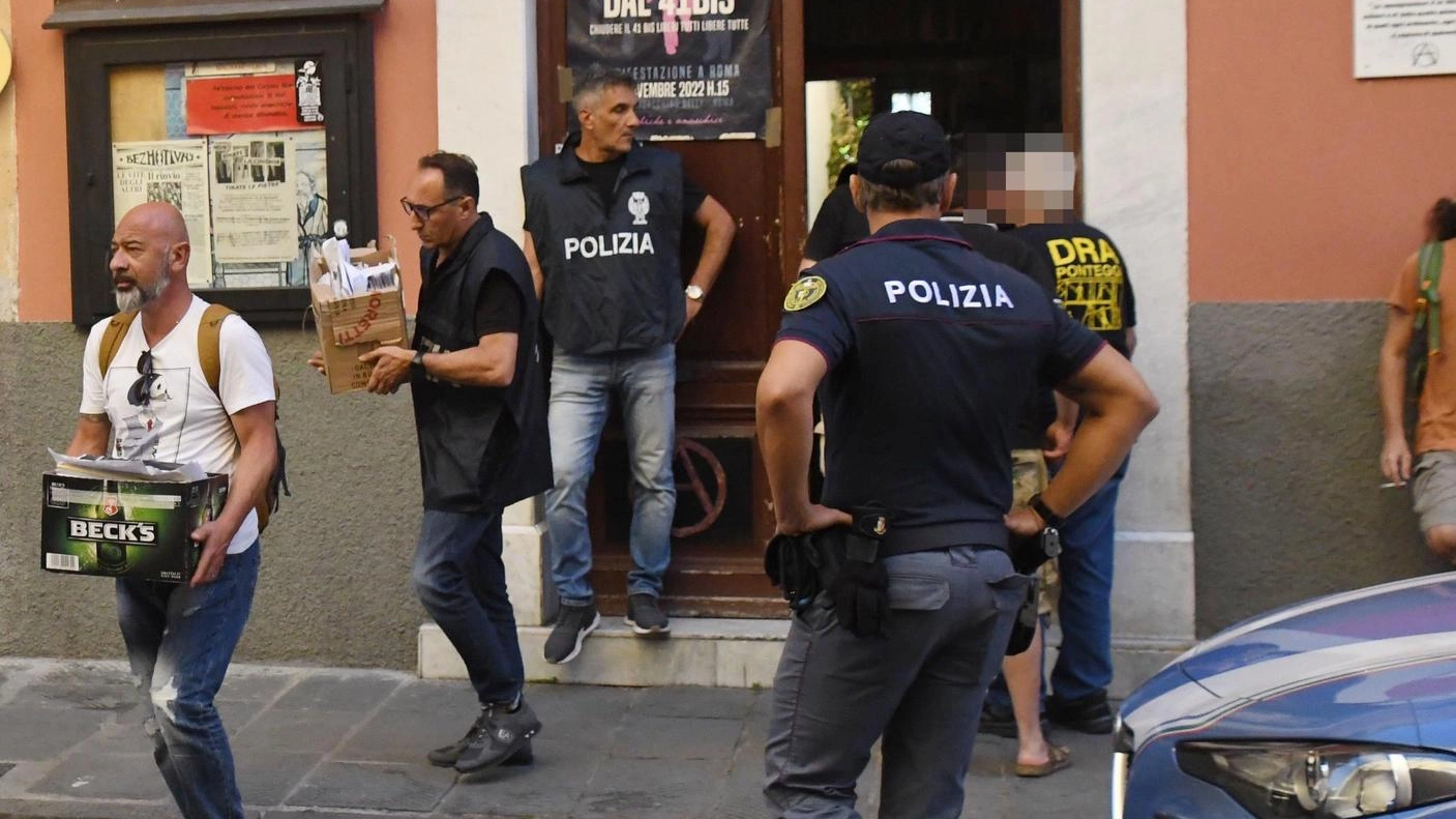L’anarchico Vatteroni ai domiciliari. Starà in casa con il braccialetto L’anarchico Vatteroni ai domiciliari. Starà in casa con il braccialetto