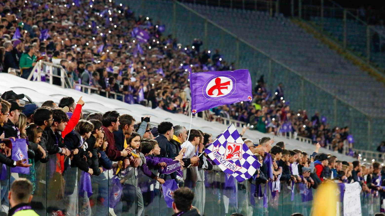 Tifosi della Fiorentina al Franchi (Fotocronache Germogli)