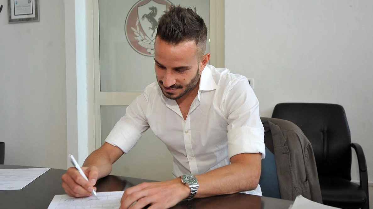 Alessio Luciani firma il contratto