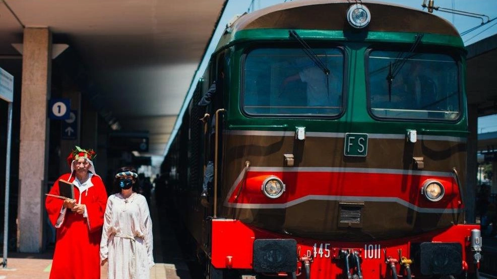 In carrozza sulle orme del Sommo Poeta Torna il treno di Dante da Firenze a Ravenna In carrozza sulle orme del Sommo Poeta Torna il treno di Dante da Firenze a Ravenna