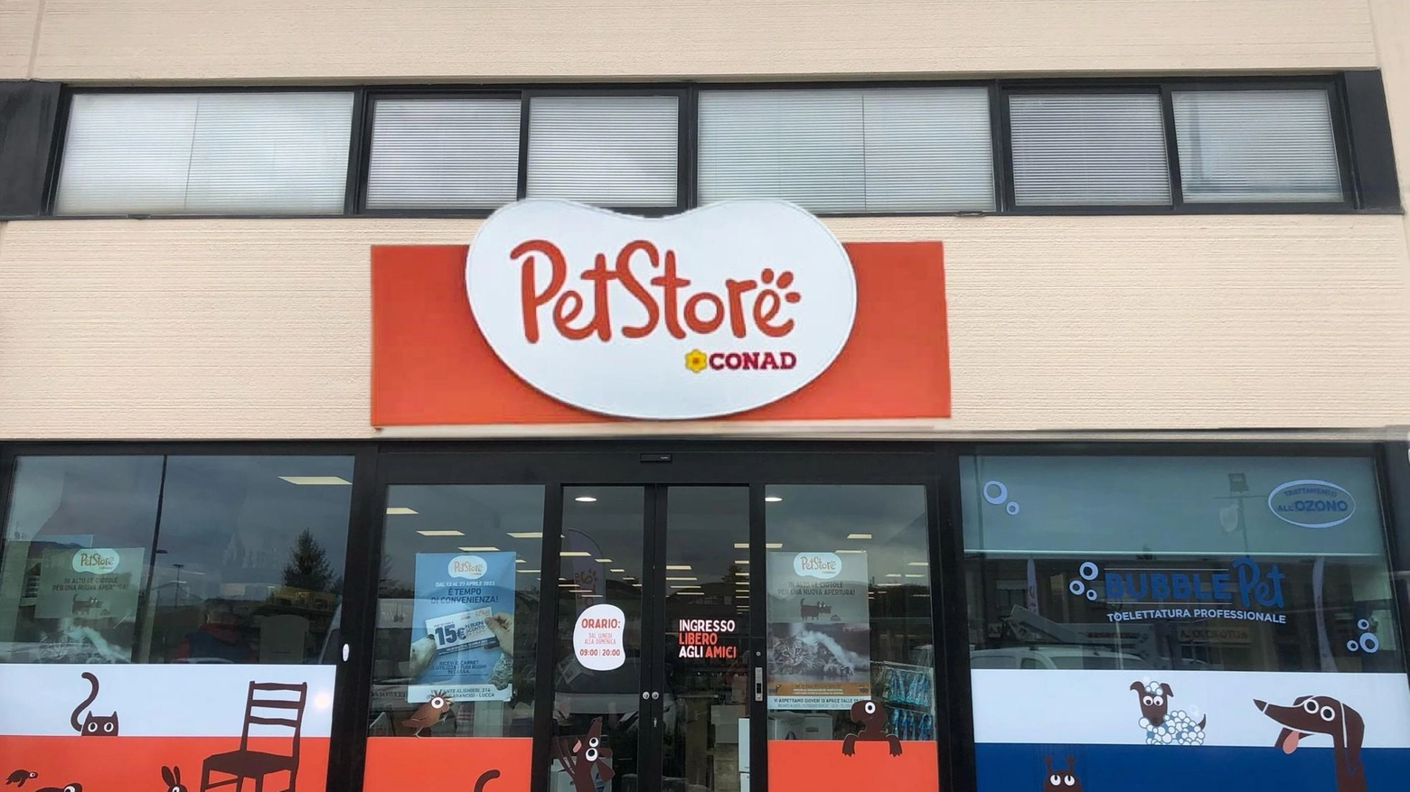 Inaugura il PetStore a marchio Conad  Prodotti e servizi, lavanderia e tolettatura