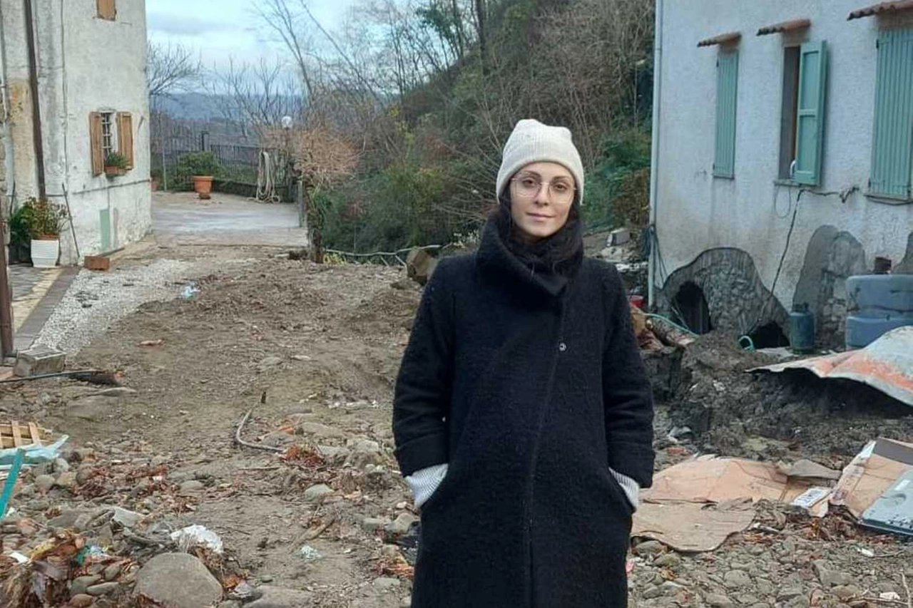 Anita Borselli, una delle residenti di Chiusoli. A destra, l’ultimo allagamento