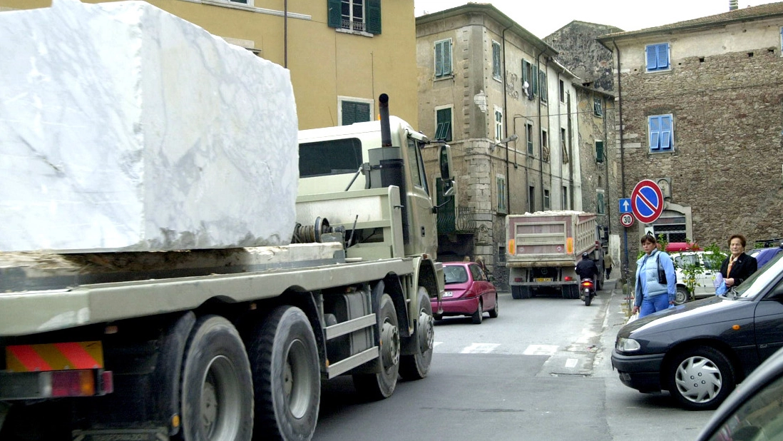  I camion potrebbero tornare in città, dal monte Sagro, per un periodo di 6 mesi