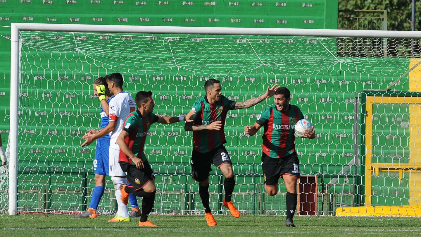 Ternana-Renate, Marilungo esulta per il gol (foto LaPresse)